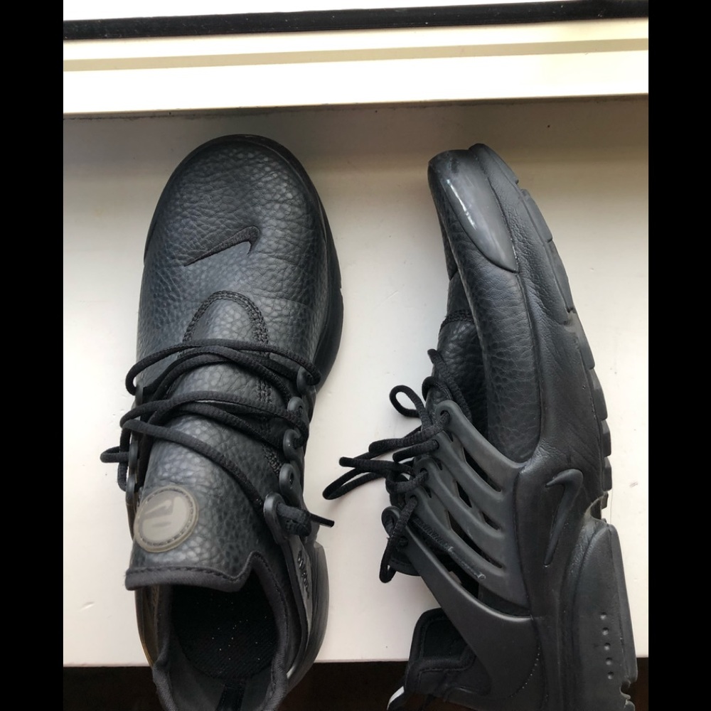air presto black leather